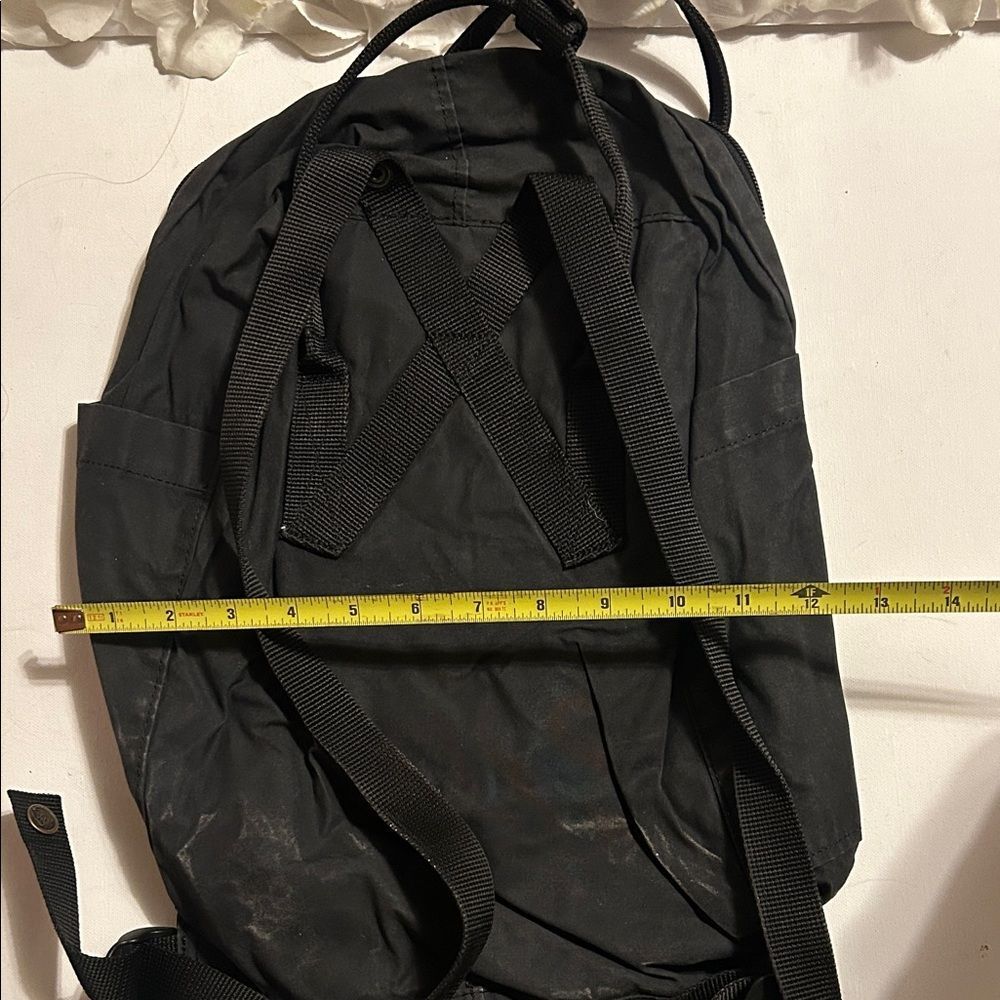 Fjallraven Kånken Black Backpack - Picture 2 of 4